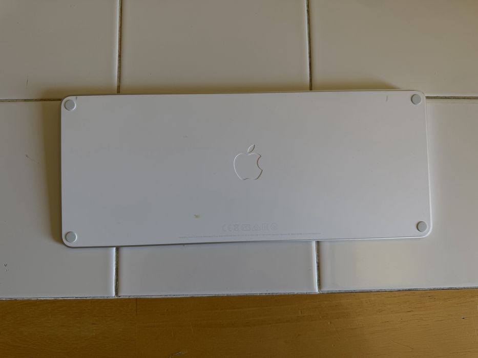 Apple Magic Keyboard com Touch ID (Compacto) layout PT