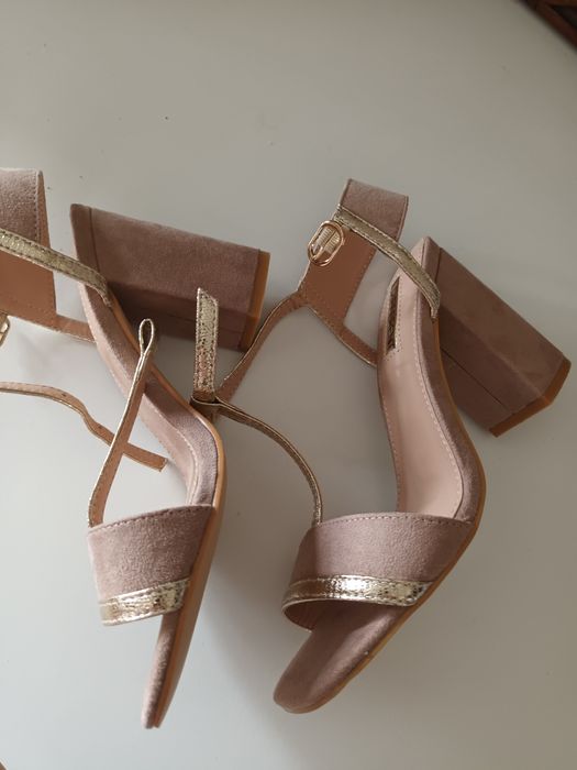 Sandalias super giras