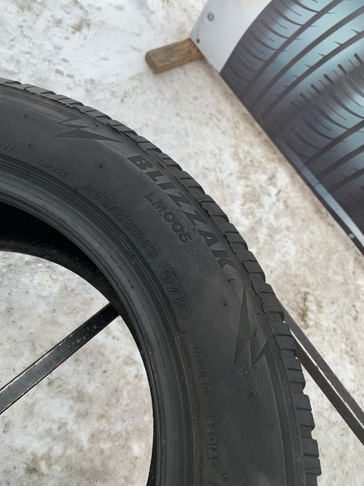 Шини 215/55 R16 Bridgestone  пара зима  7 мм