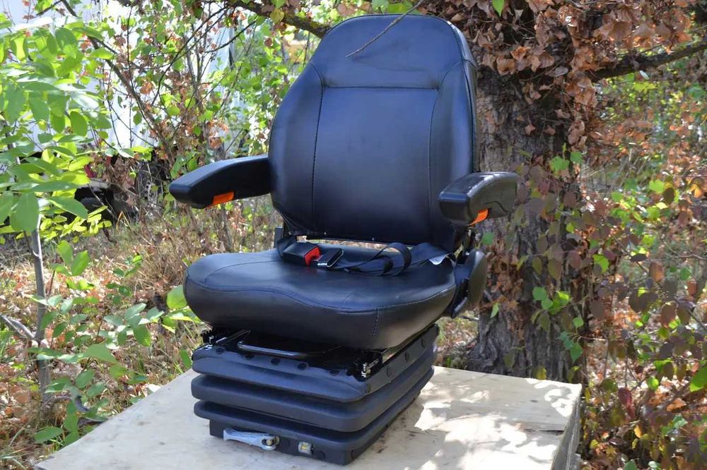 Сиденье, крісло тракторне МТЗ, ЮМЗ, Т-16-25, Т-40, Т-150 універсальне