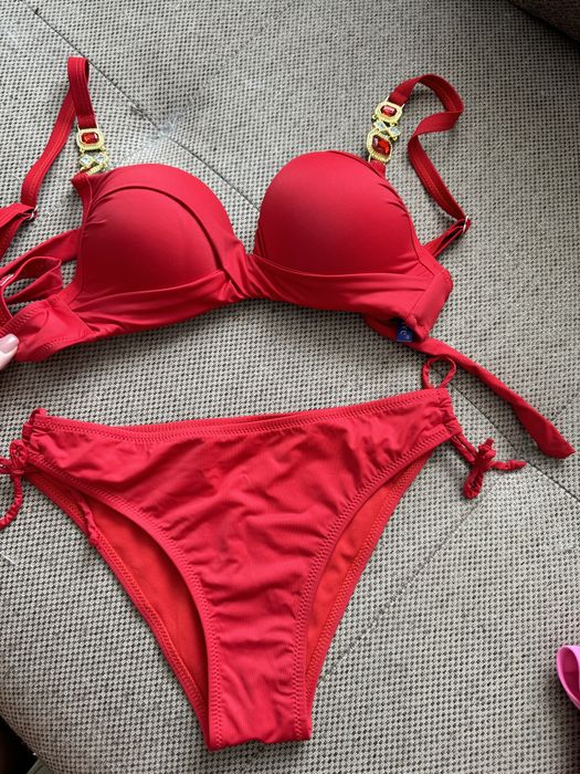 Купальник з пуш апом червоний