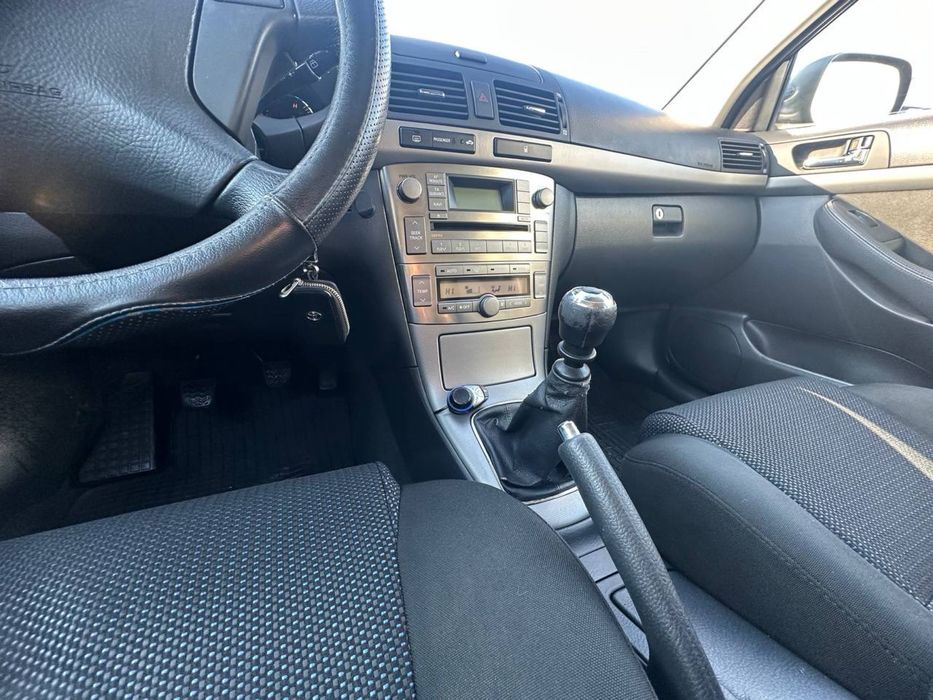 Надійна і гарна машина