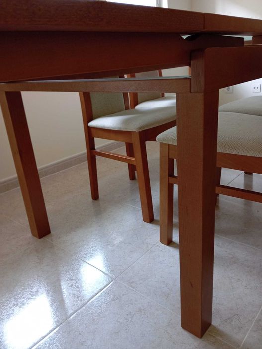 Vendo mesa de refeição