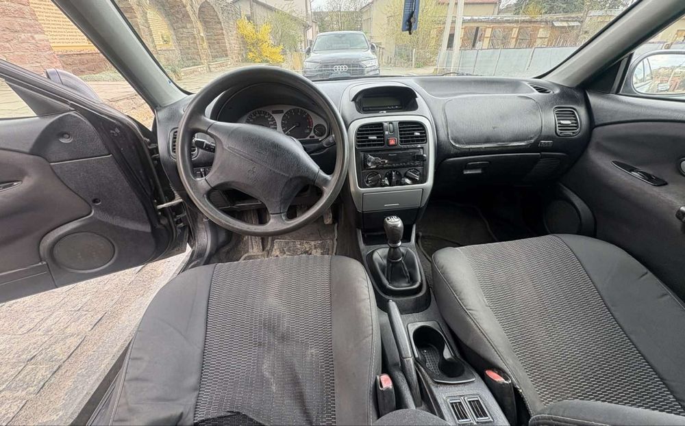 Mitsubishi carisma