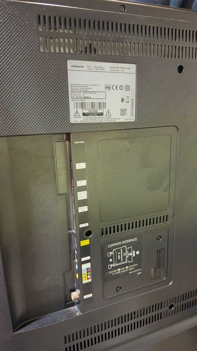 Televisão SAMSUNG 1.10 por 62 cm