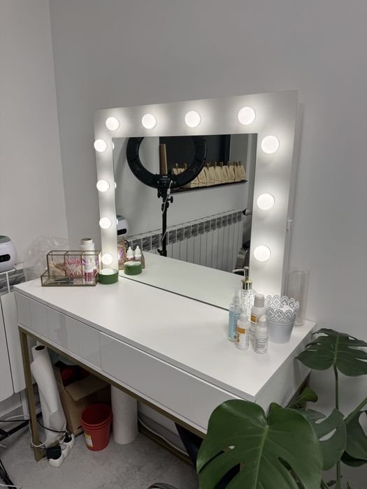 Toaletka z lustrem led