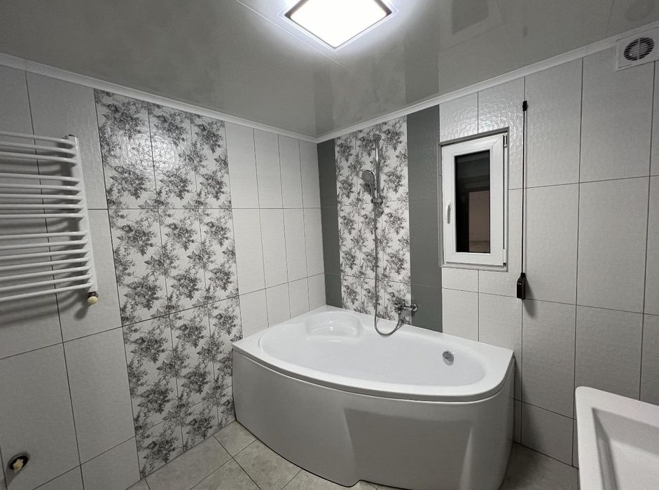 Будинок з гаражем с. Вислобоки, 13 км від Львова