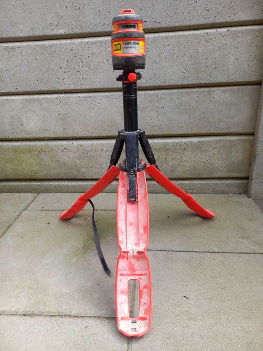 Poziomica laserowa Black&Decker LZR4 360°