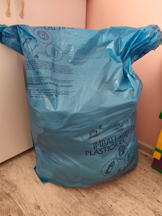 Продам пакет одягу для дівчинки на зріст 130-140 см