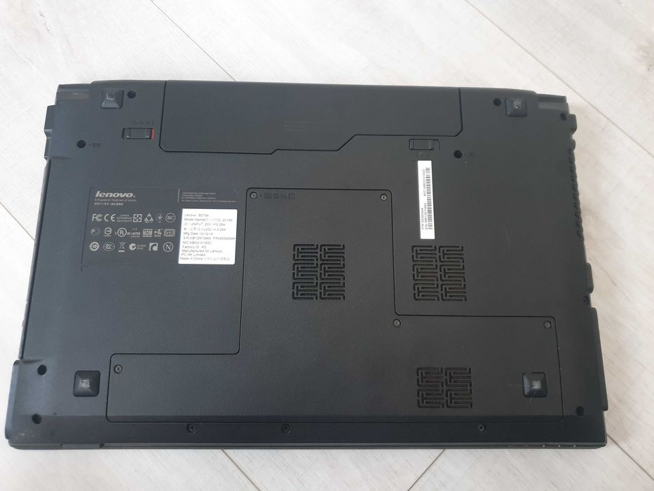 Laptop Lenovo B575e z zasilaczem/ładowarką, 15'6