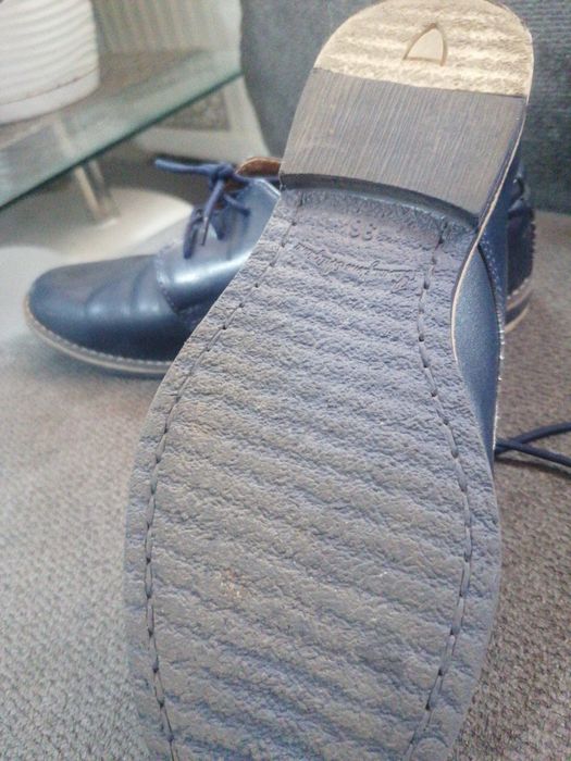 Buty chłopięce do garnituru