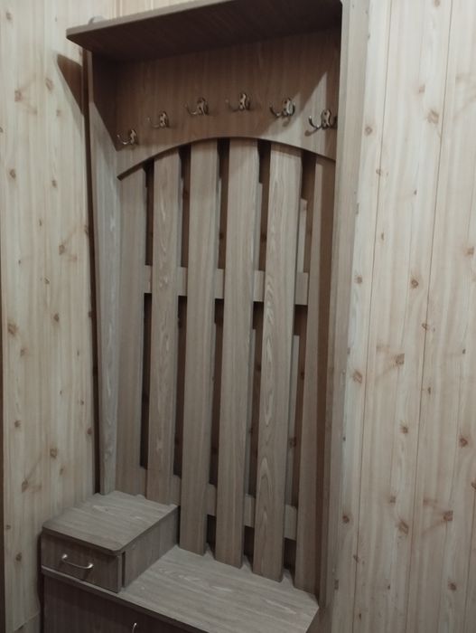 Прихожа(тумбочка+вішалка)