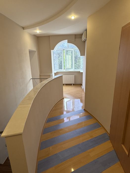 Квартира Соборності 76!Мебель,техніка,індивідуальне опалення +гараж