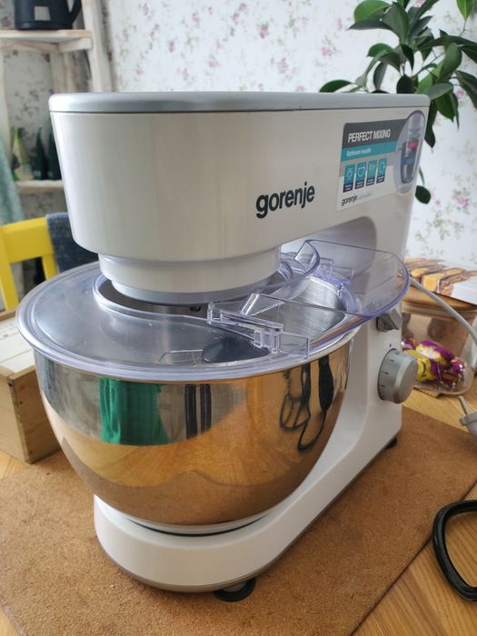 Планетарний міксер (кухонний комбайн) Gorenje MMC700W