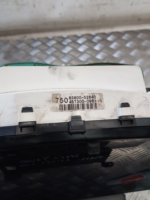 Licznik 83800-52640 Toyota Yaris I 1.4 D4D 01R-