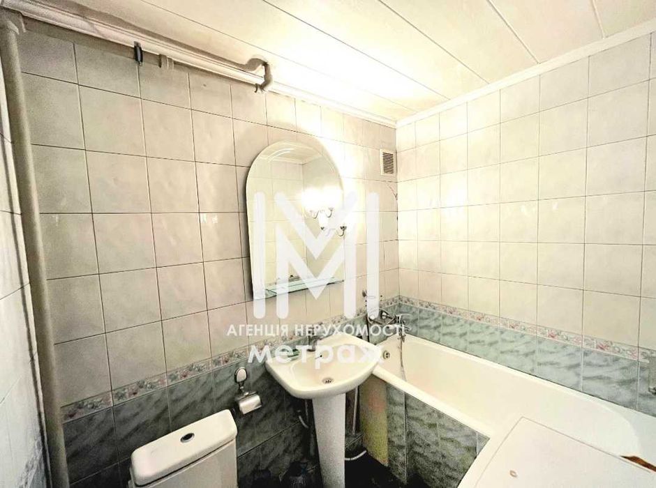 Продаю 3-к квартиру метро Научная, Новгородская