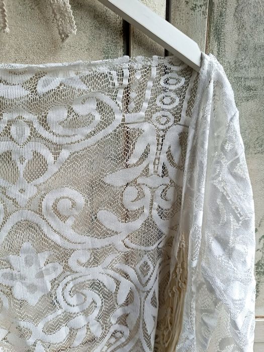 Narzutka koronkowa bohoz frędzlami kimono plażowe z firanki makrama chwosty biust 56x2 M L