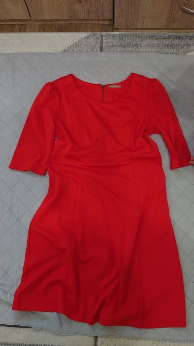 Sukienka czerwona .