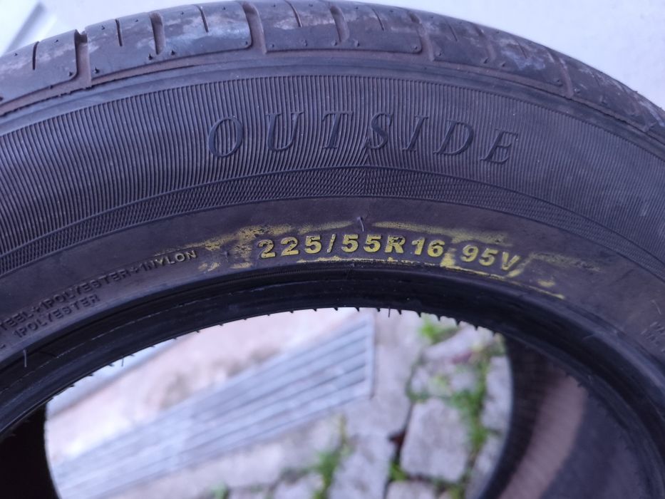 2 pneus 225/55/16 um com 600km e outro semi novo