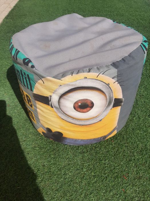 Vende se Puff Minion para exterior ou interior