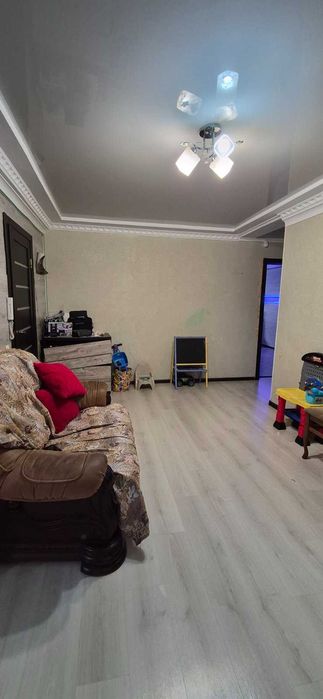 Продам 3 комнатную квартиру улица Счастливая 2 этаж