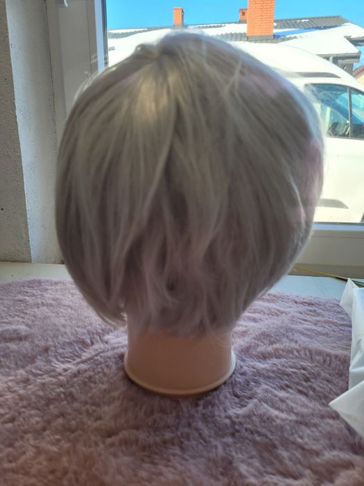 Peruka damska krótka błąd