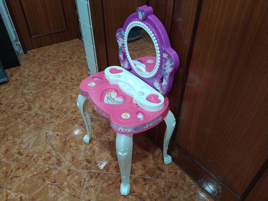 Penteadeira mesa maquilhagem brinquedo para menina casa quarto.