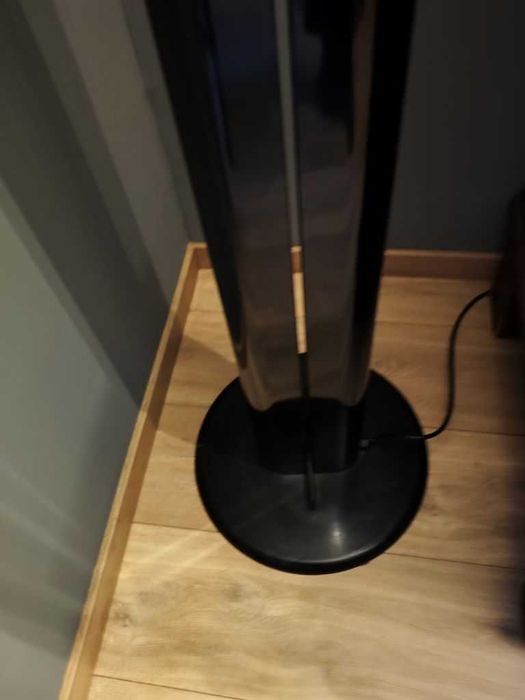 Lampa  Artemide Megaron proj. G. Frattini z 1979 roku