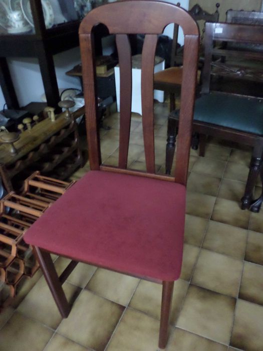 8 Cadeiras Clássicas Vintage Diversas