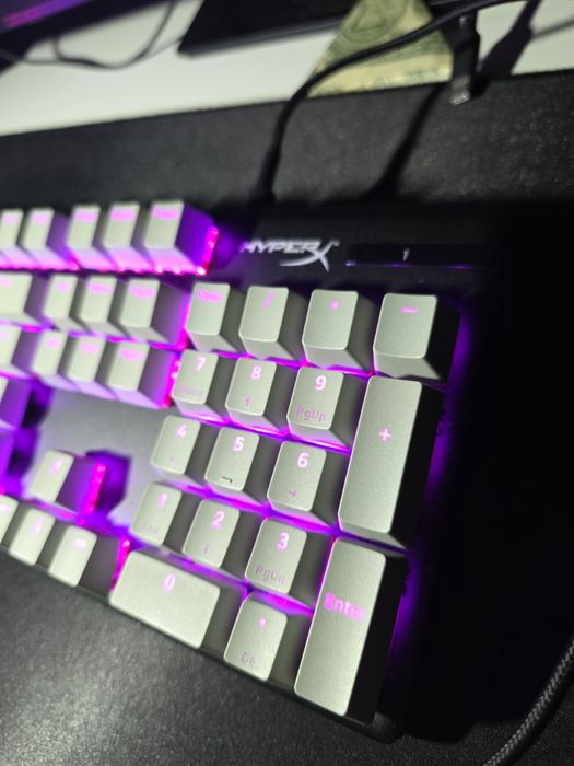 Hyperx alloy origins red switch