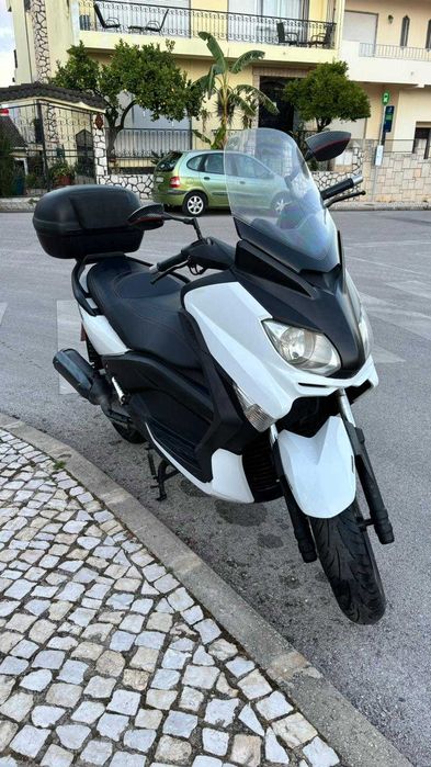YAMAHA X_MAX 125