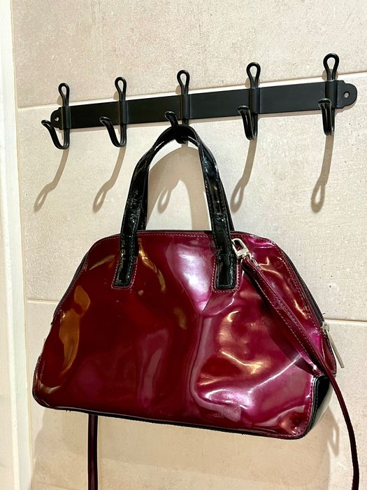 Torebka Vintage z eko skóry lakierowanej w kolorze bordo lata 90
