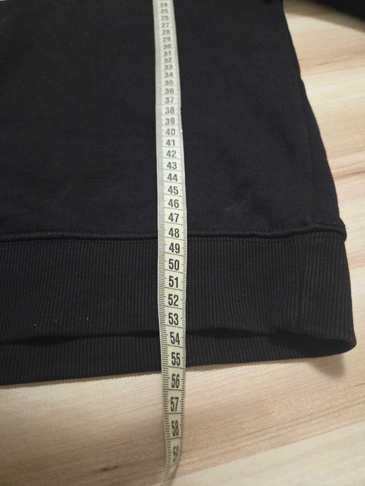 Bluza z kapturem krótka whatever z nadrukiem ginatricot