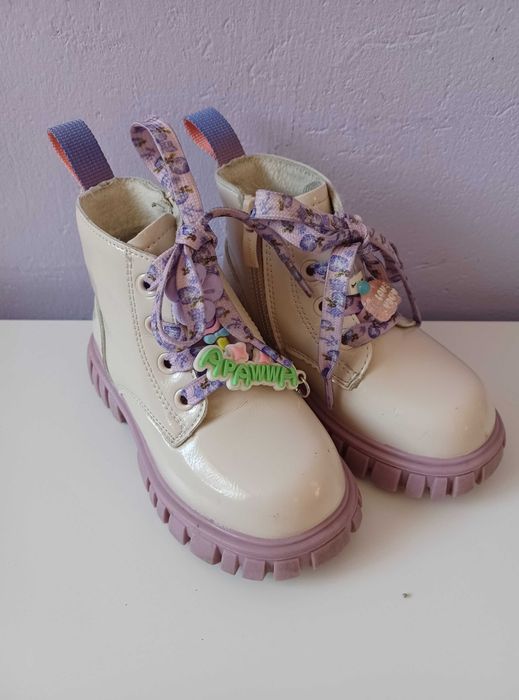 Lakierowane botki dziewczęce