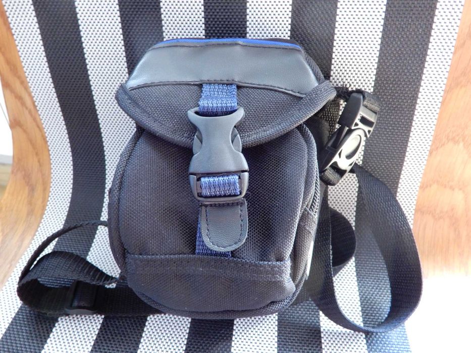 Pokrowiec torba etui na średni aparat cyfrowy lub kamerę 4F nowe