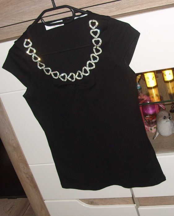 efektowna bluzeczka z a'la naszyjnikiem serduszka _FASHION_ r .S/M