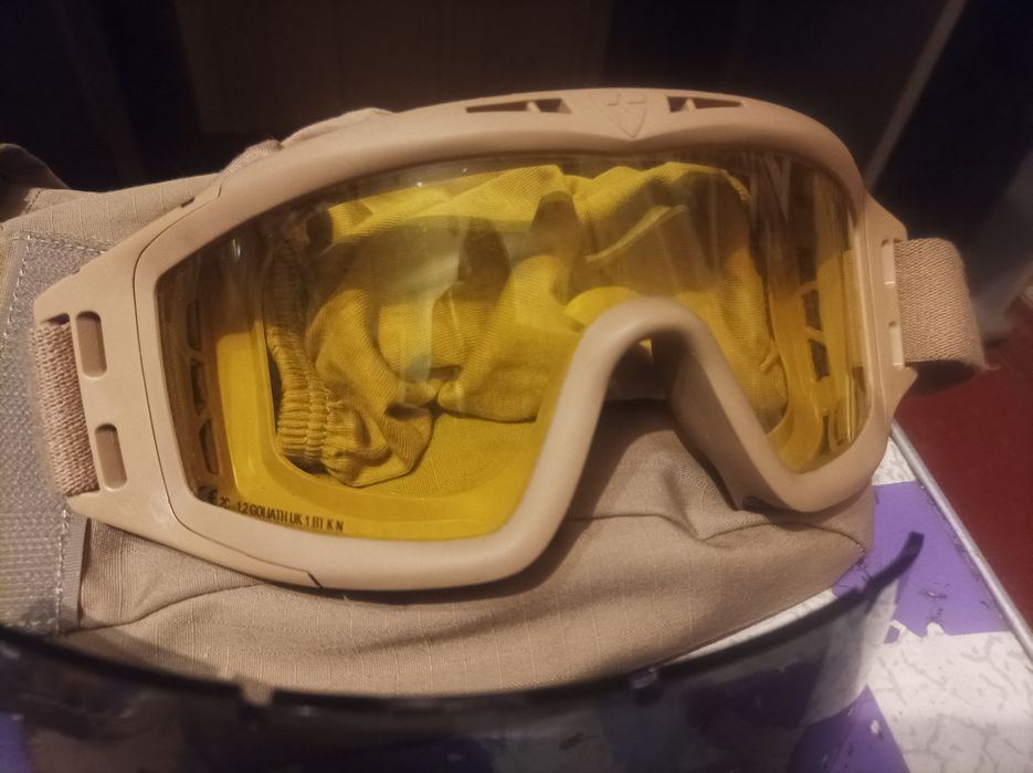 Тактичні окуляри Goliath (Британія)