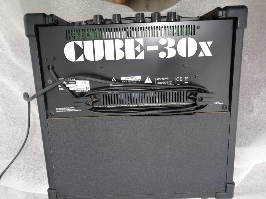Roland Cube 30x Coluna amplificador