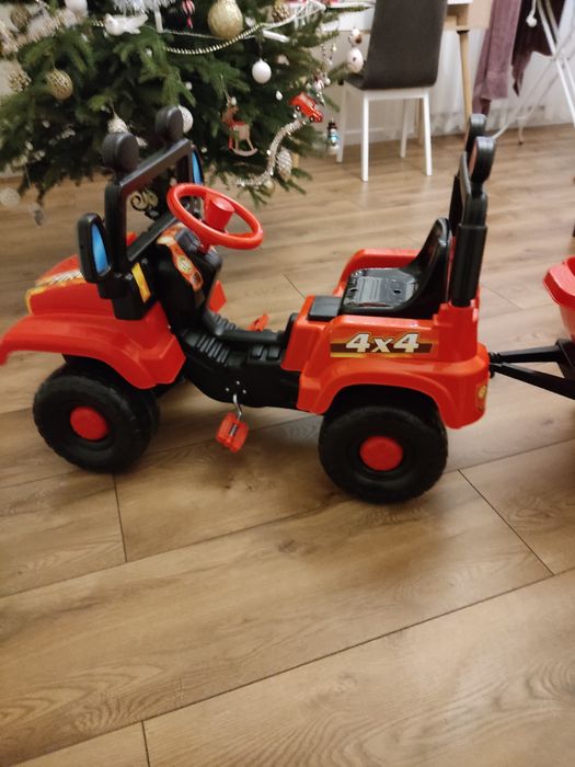 Zabawkowe auto do jazdy dla dzieci JEEP Strażacki z przyczepą
