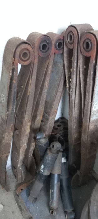 Ося мерседес,супорта,рисора,ступиці,стримянки,амортизаторииця