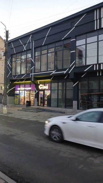 Здам комерційне приміщення в оренду 157 м2 центр міста