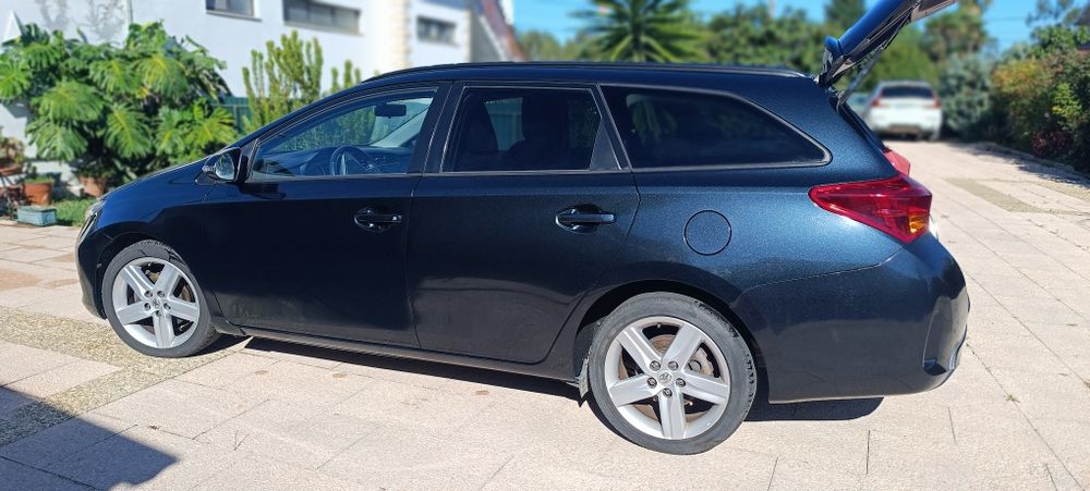 Toyota Auris Touring Sports 1.4 D-4D 2014 – Particular — photo 2