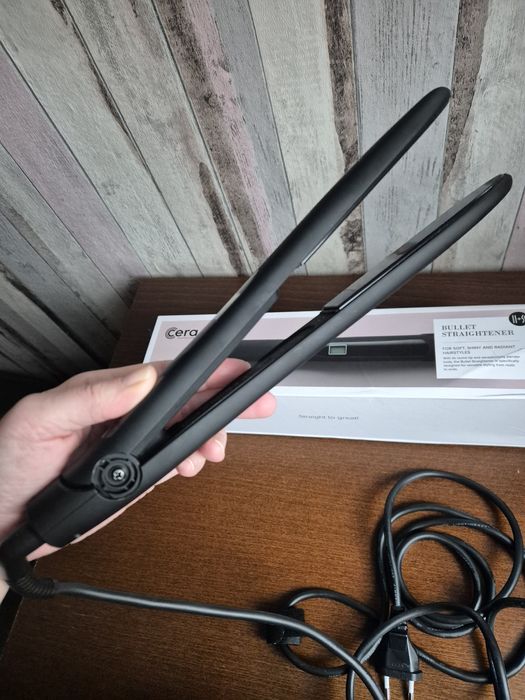 Profesjonalna prostownica do włosów idealna do loków Cera płaska