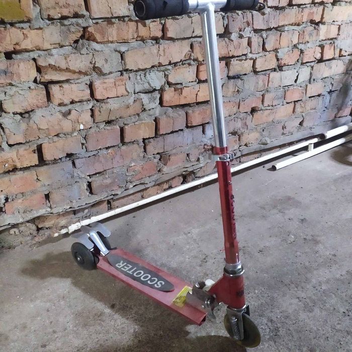 Велосипед дитячий,самокат.