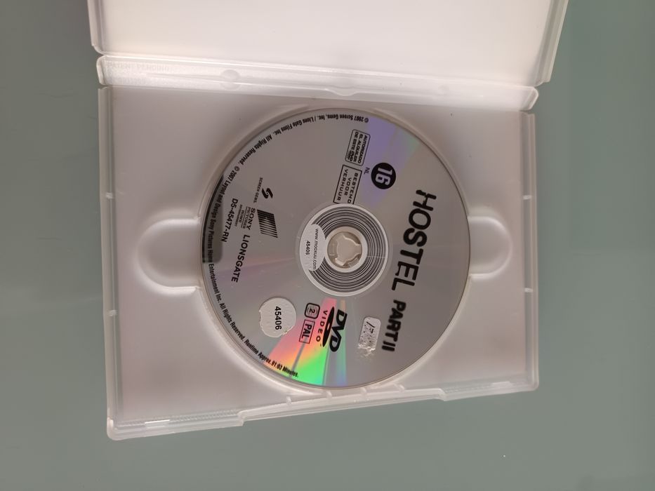 DVD hostel  2.  .