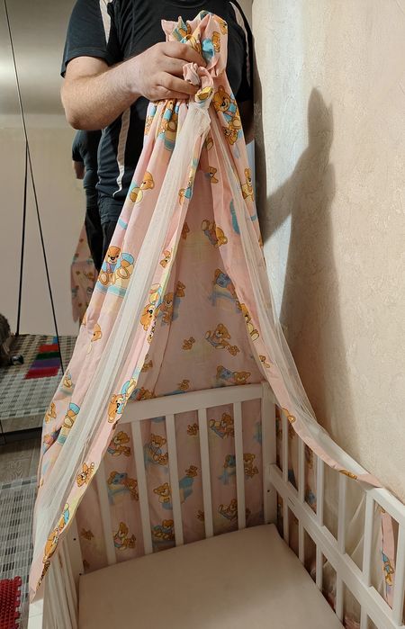 Балдахин  в  кровать кроватку, б /у