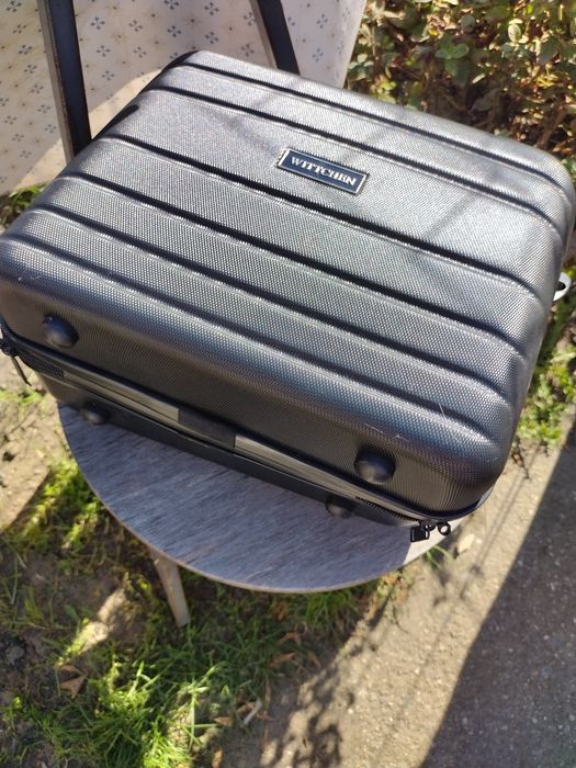 Kuferek na kosmetyki