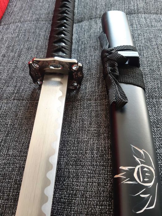 Miecz samurajski katana, czarny, metalowy, lekko naostrzony