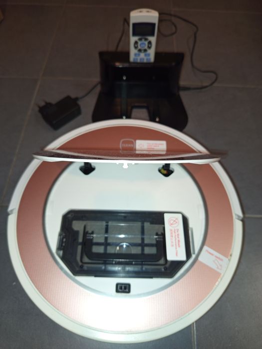 Aspirador robot iLife7 com avaria