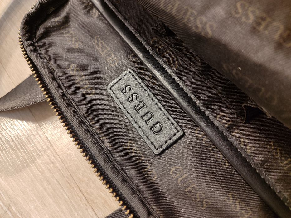 Чоловіча сумка Guess